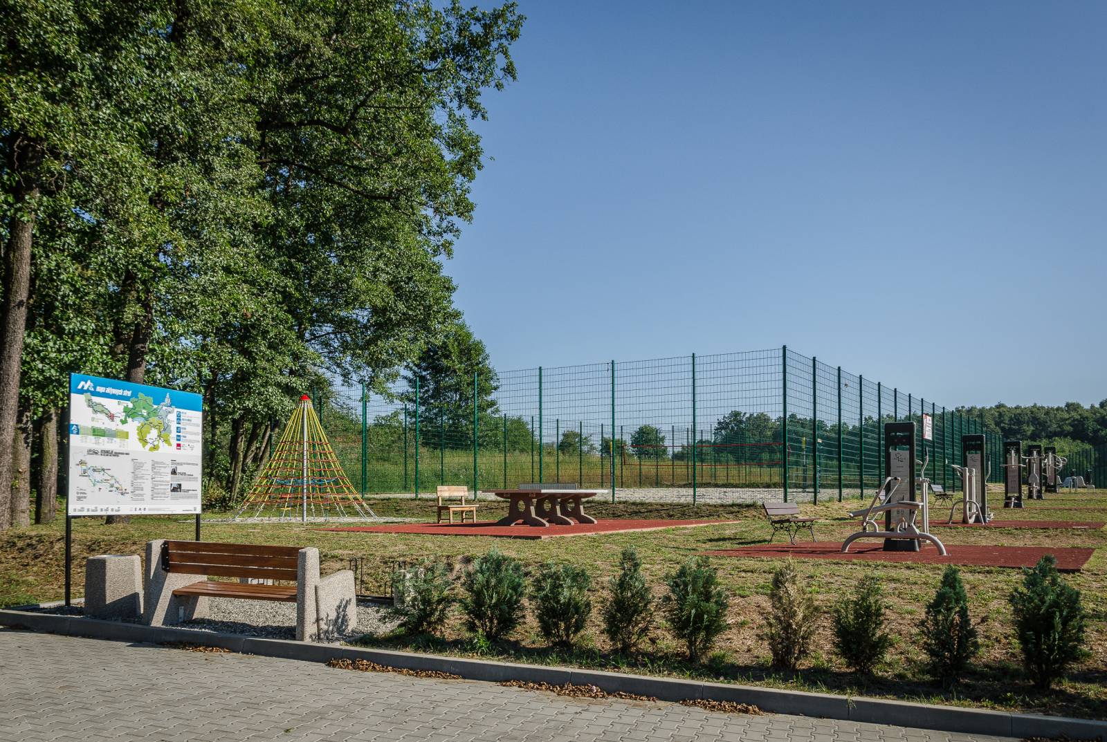 Zdjęcie kompleksu sportowo-rekreacyjnego w Skrbeńsku boisko