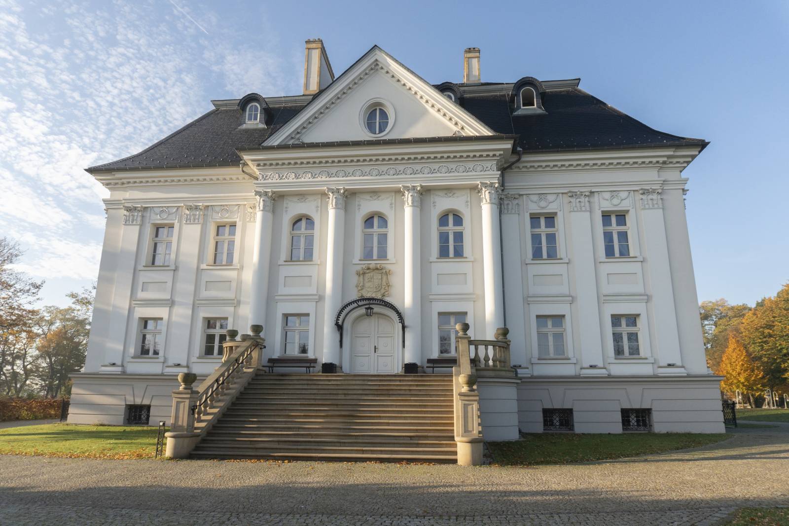 Zdjęcie Pałacu Borynia od przodu