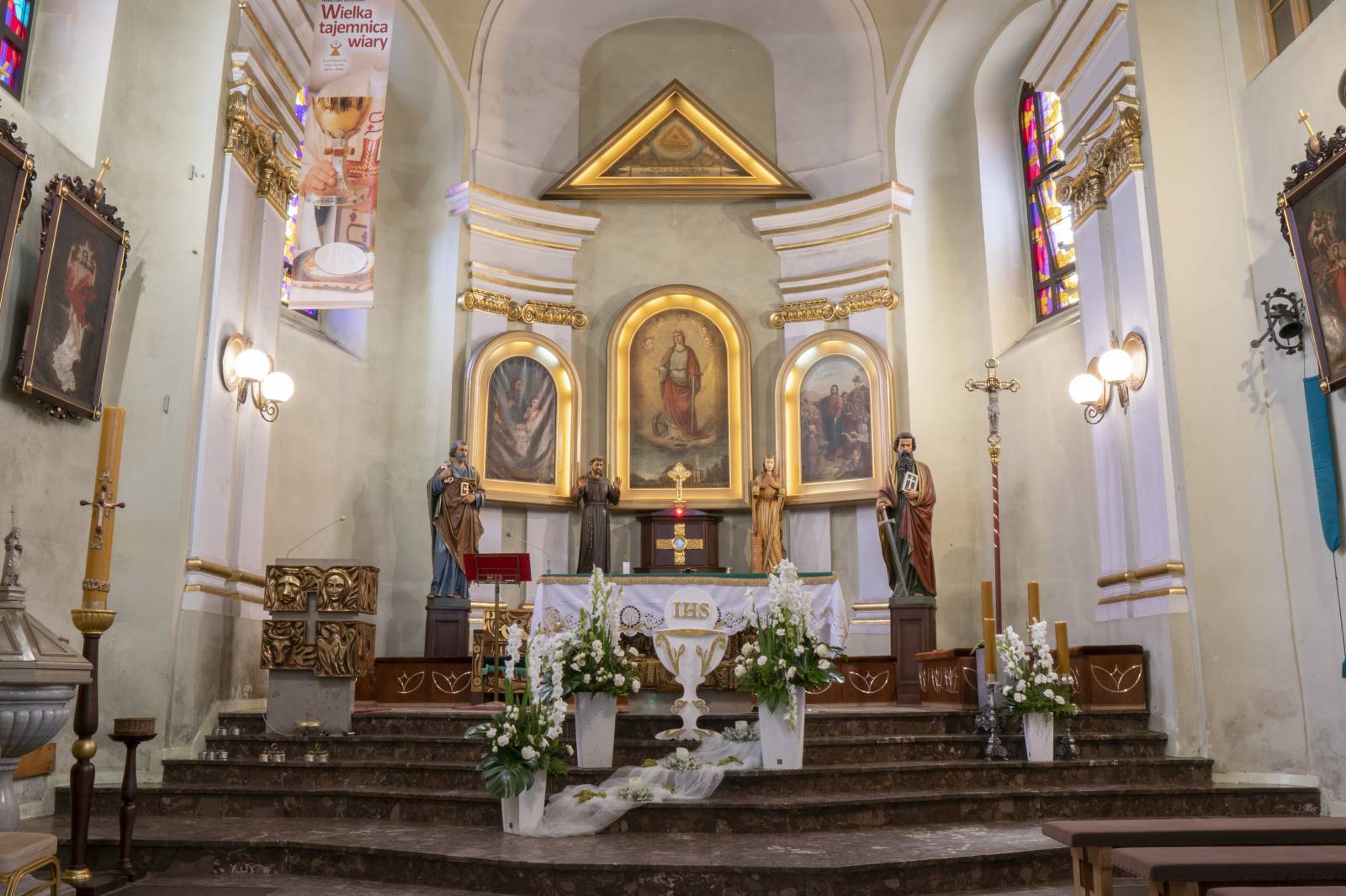 Zdjęcie Sanktuarium Opatrzności Bożej ołtarza z przodu 2